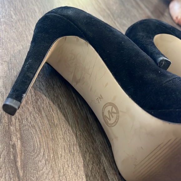 Michael Kors velvet pumps - Picture 5 of 5